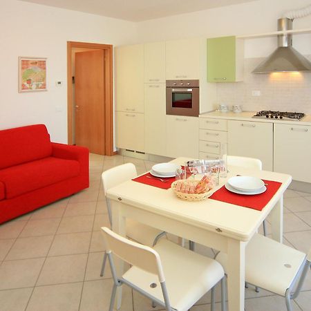 Villaggio Dei Fiori Каорле Екстериор снимка