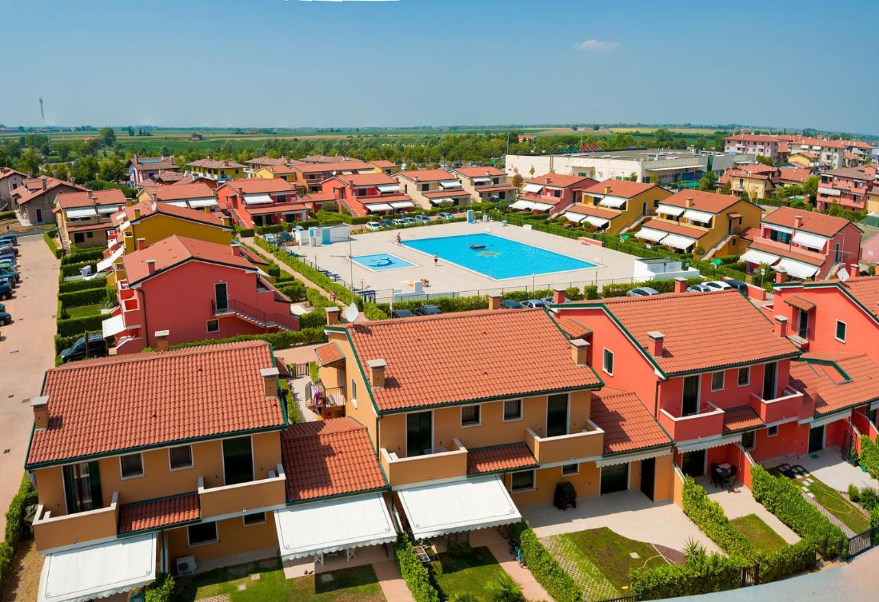 Villaggio Dei Fiori Каорле Екстериор снимка